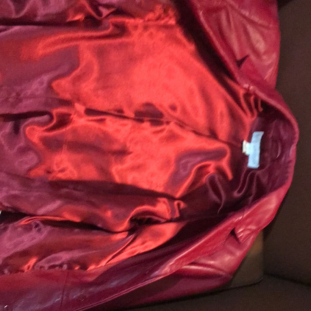 Red leather jacket - Picture 3 of 5